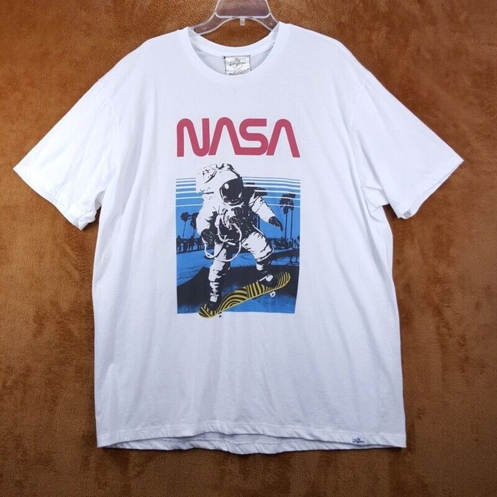 KID DANGEROUS Mens Shirt XXL White Pullover Crew NASA Graphic Tee Cotton Blend